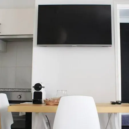 Apartamento Light And Comfortable Flat In The Center Lisboa