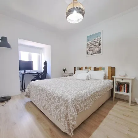 Light And Comfortable Flat In The Center *